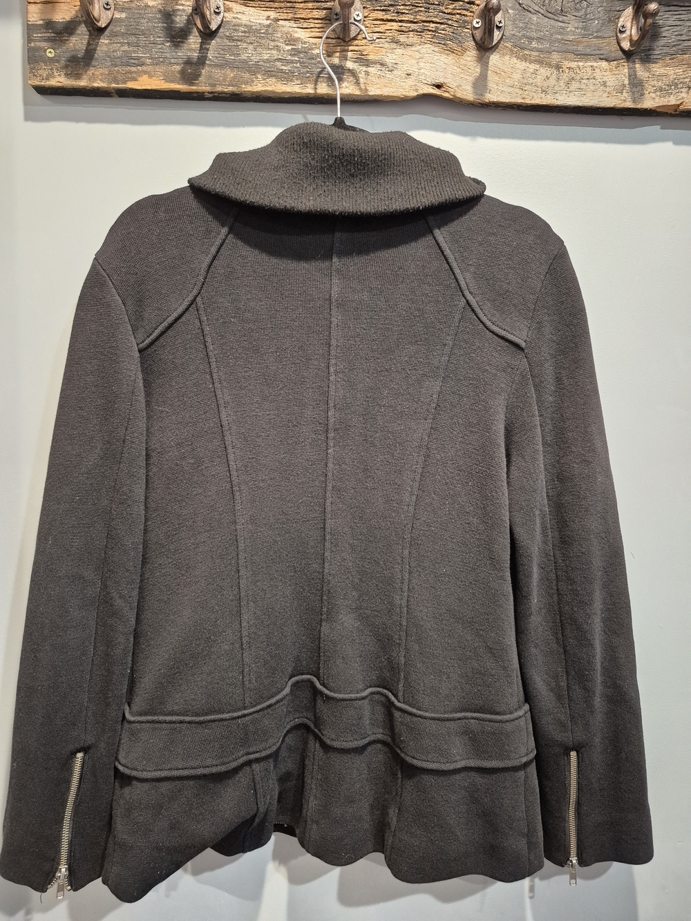 Le Chateau Women's Black Button Front Jacket Heavy Thick Warm Size Large - Picture 8 of 10